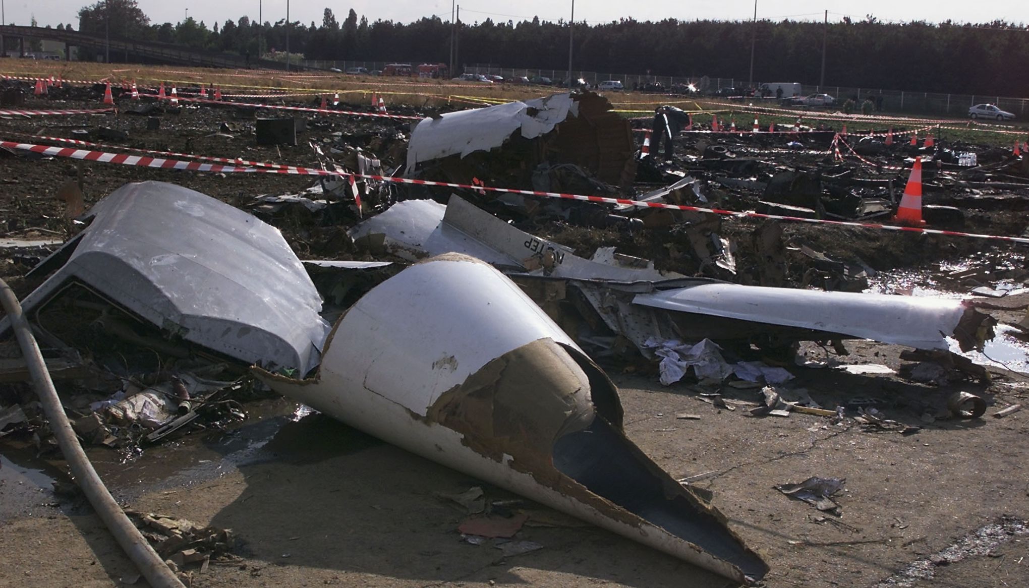 Crash of a AérospatialeBAC Concorde in Gonesse 113 killed Bureau of