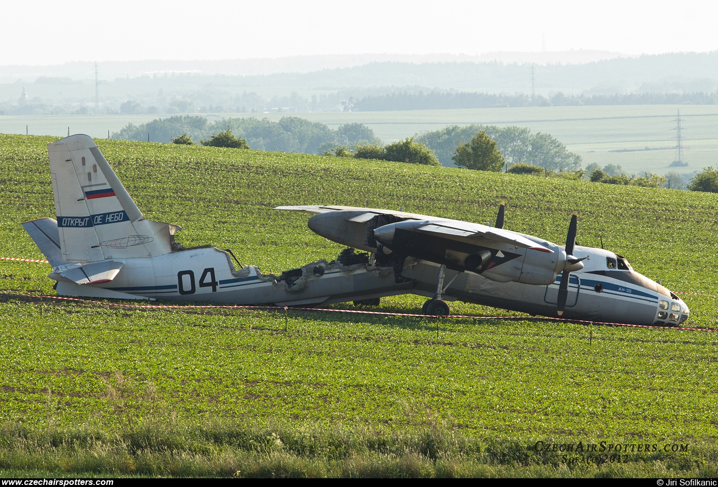 Самолет 30 апреля. АН 30 ВВС. АН 30 модель. АН-71 самолёт. И-30 самолет.