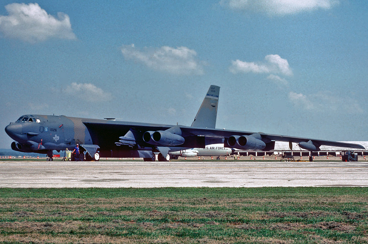 B 52h. Boeing b-52 Stratofortress. Boeing b-52h. AFB Tindal for b-52h.