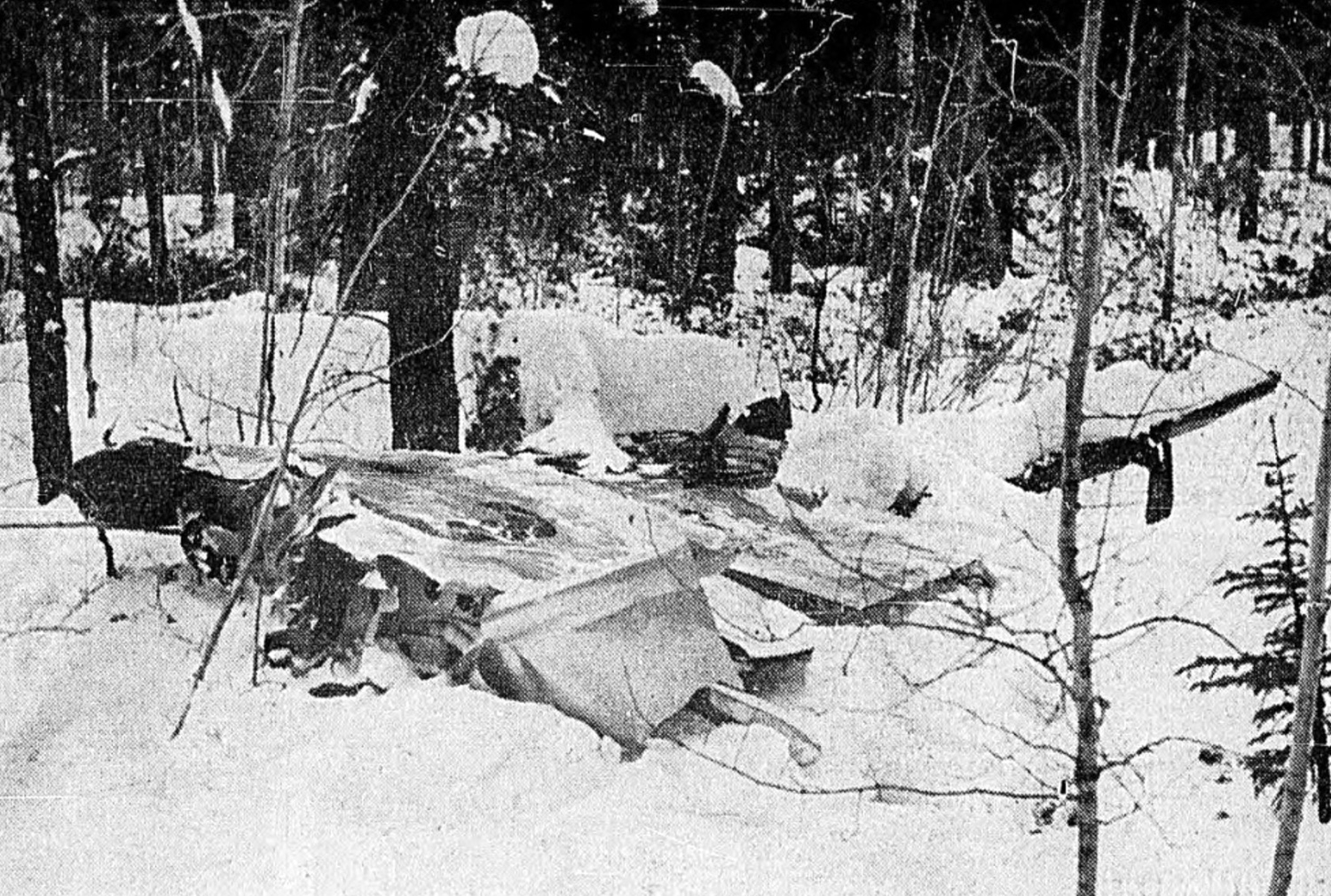 Crash of a Lockheed 14-H2 Super Electra in Armstrong: 12 killed