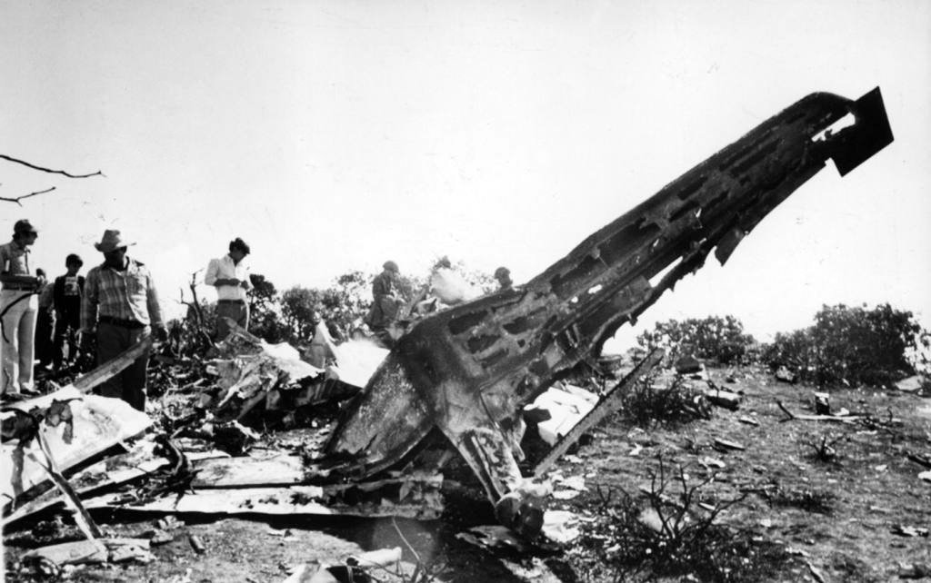 Crash of a Beechcraft 200 Super King on Mt Huayra Pungo: 9 killed | Bureau of Aircraft Accidents Archives