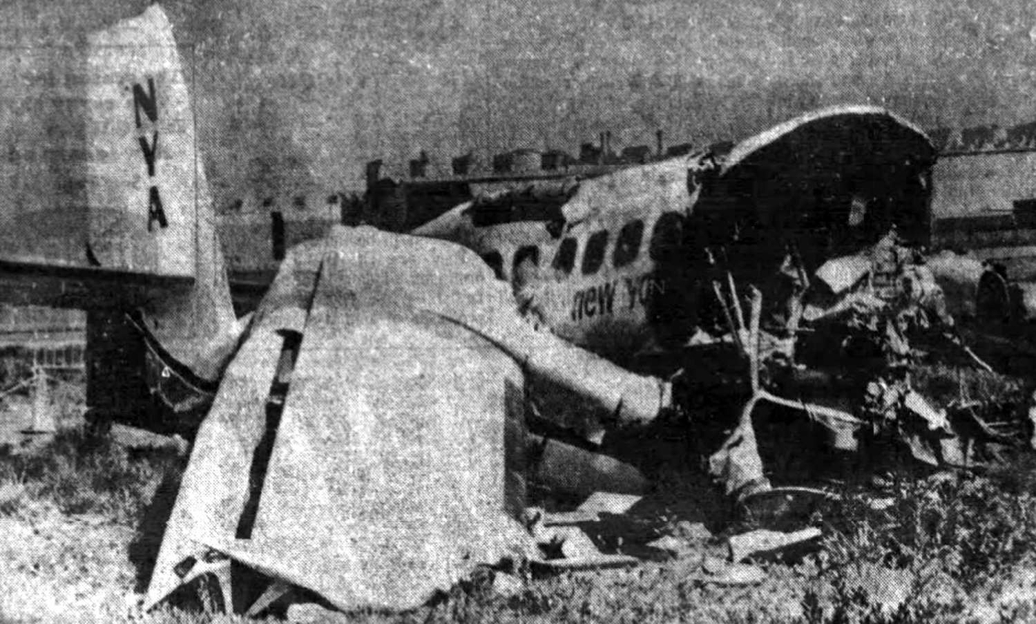 N　death nyc AR89 Crash of a De Havilland DHC-6 Twin Otter 200 in New York: 3 killed