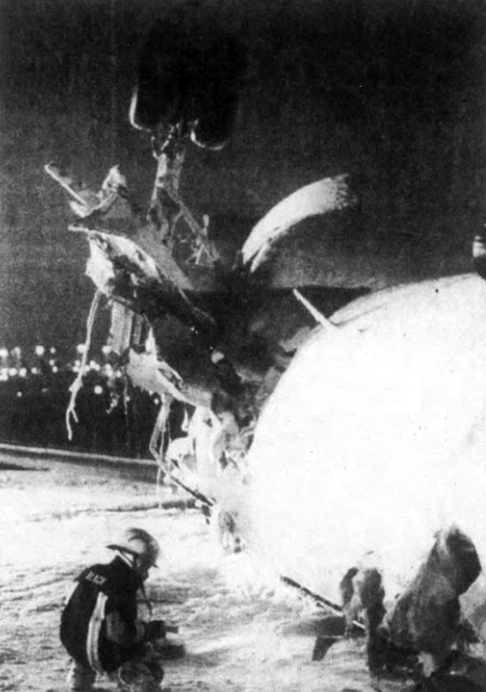 Crash of a Douglas DC-9-15RC in Cleveland: 2 killed | Bureau of
