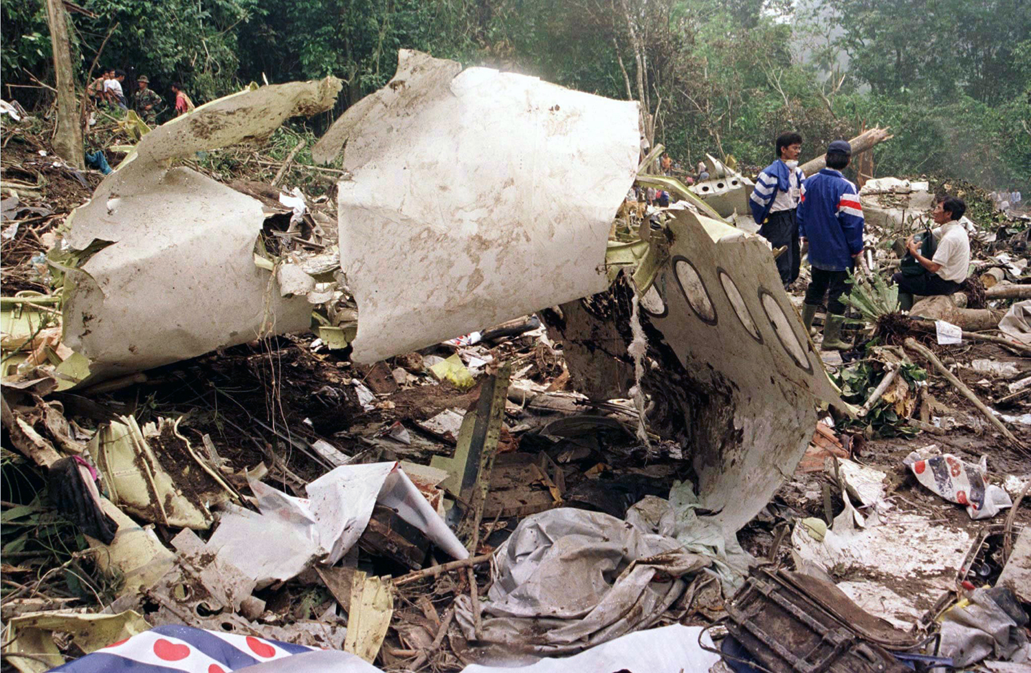 Даты авиакатастроф. Катастрофа a300 под Меданом. Рейс 152 Garuda Indonesia. Катастрофа а 300 в Индонезии.