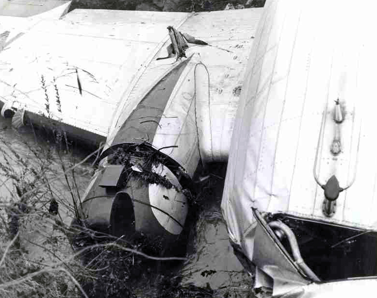 Crash of a Douglas DC-3-393 in Birmingham: 3 killed | Bureau of ...