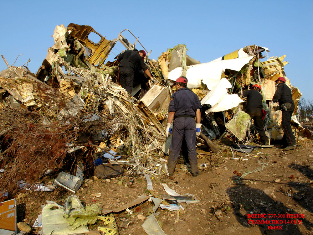 Крушение рейса. Боинг 737 Гелиос. Авиакатастрофа Афины 2005. Катастрофа Boeing 737 под Афинами. Катастрофа Boeing 737 Helios 522.