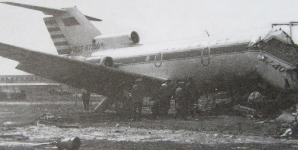 Поды 40. 24 Января 1988 — катастрофа як-40 под Нижневартовском, погибли 27 человек.. Крушение як 40 Ванавара. Авиакатастрофа як 40 в Нижневартовске.